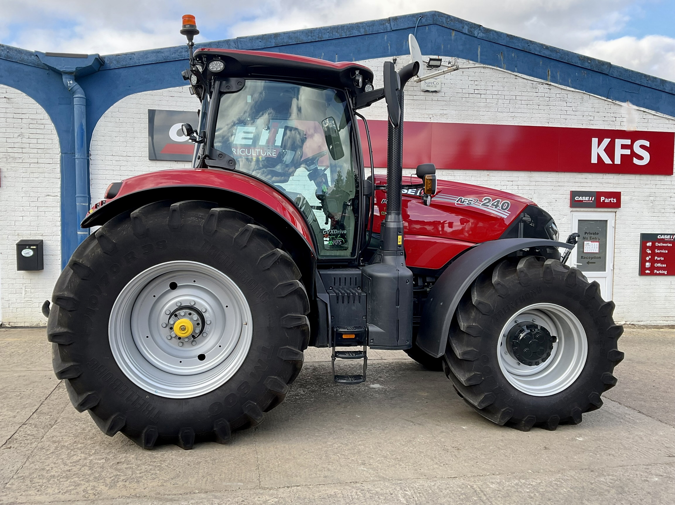 Case IH Puma 240 CVX Krone Forage Solutions